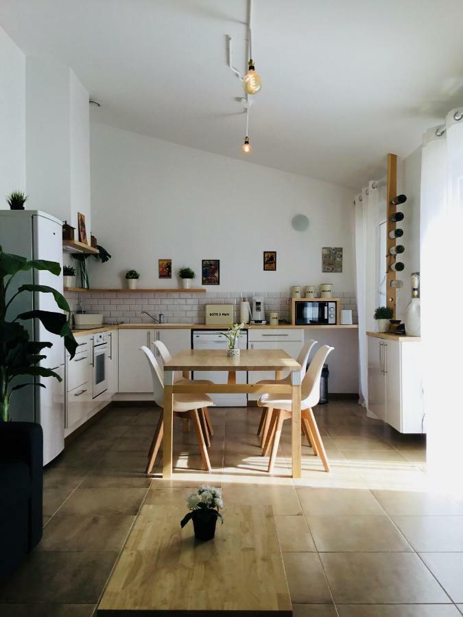 Gite Blanco Y Madera Narbonne Buitenkant foto