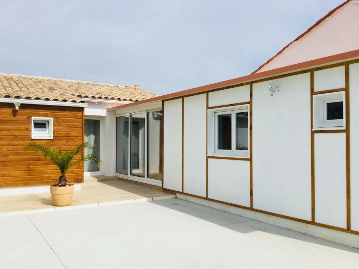 Gite Blanco Y Madera Narbonne Buitenkant foto